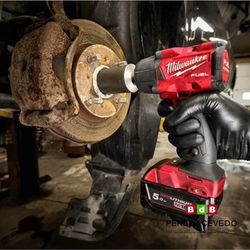 LLAVE IMAPCTO PAR MEDIO BATERIA 1/2 M18 FMTIW2F12-502X 18 V. MILWAUKEE